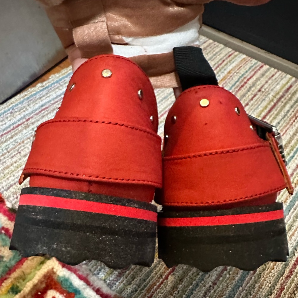 Fluevog NEARLY NEW Carlton MK1 Foyt slip-on red studded shoe M7/W9 (fits 8/10) - Picture 7 of 16